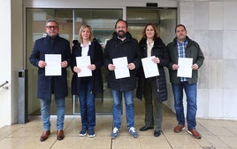 Los cinco concejales de Ciudadanos, en la mañana de este lunes.