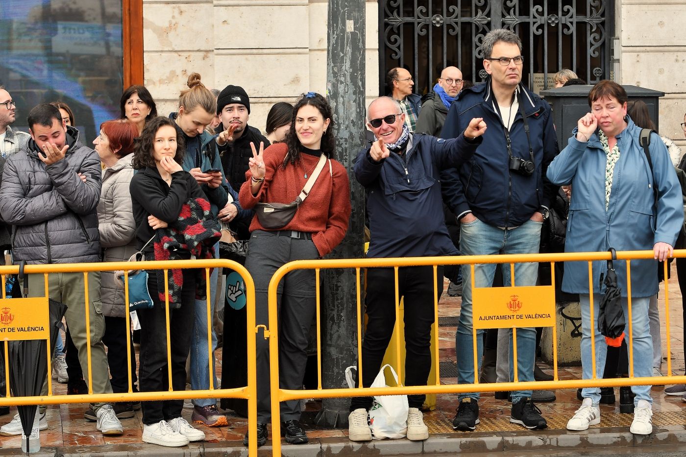 FOTOS | Búscate en la mascletà del lunes 3 de marzo