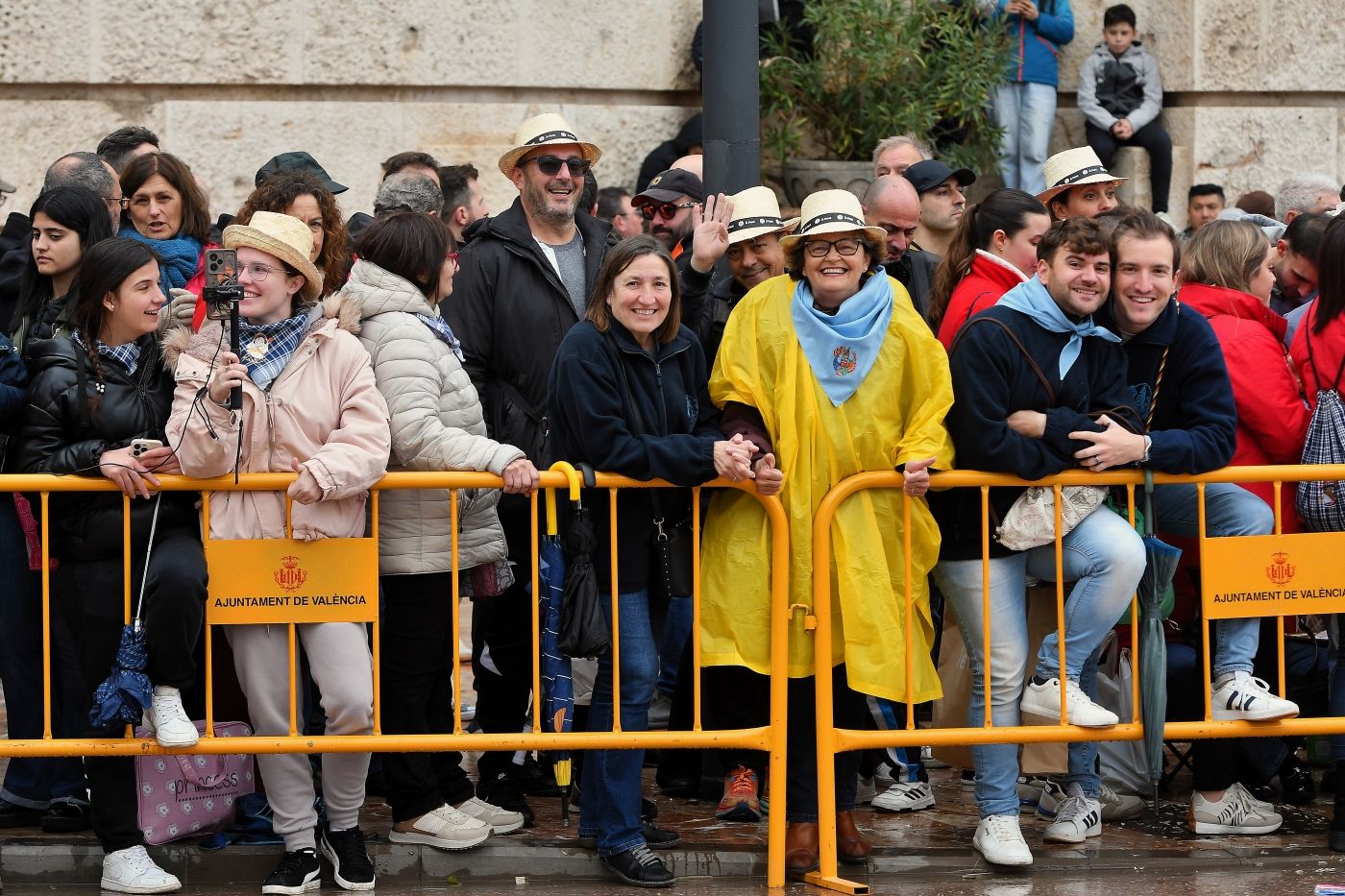 FOTOS | Búscate en la mascletà del lunes 3 de marzo
