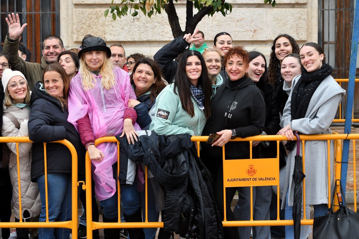 FOTOS | Búscate en la mascletà del lunes 3 de marzo