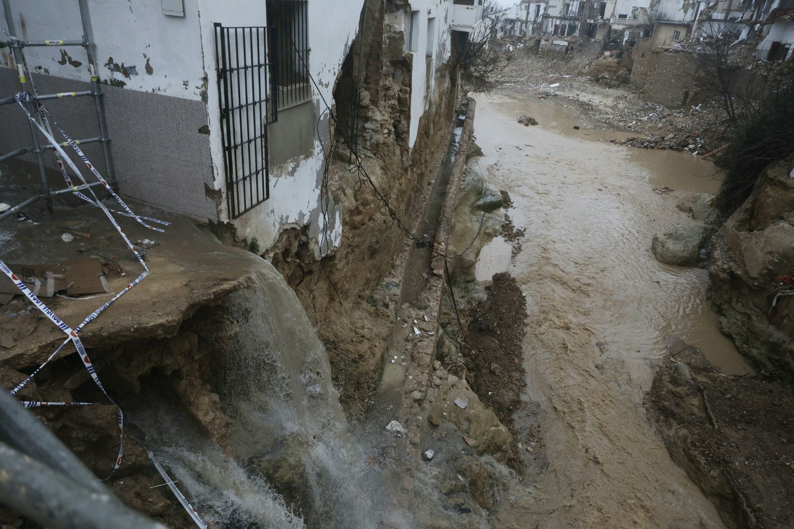 FOTOS | Las fuertes lluvias golpean la Comunitat Valenciana este lunes