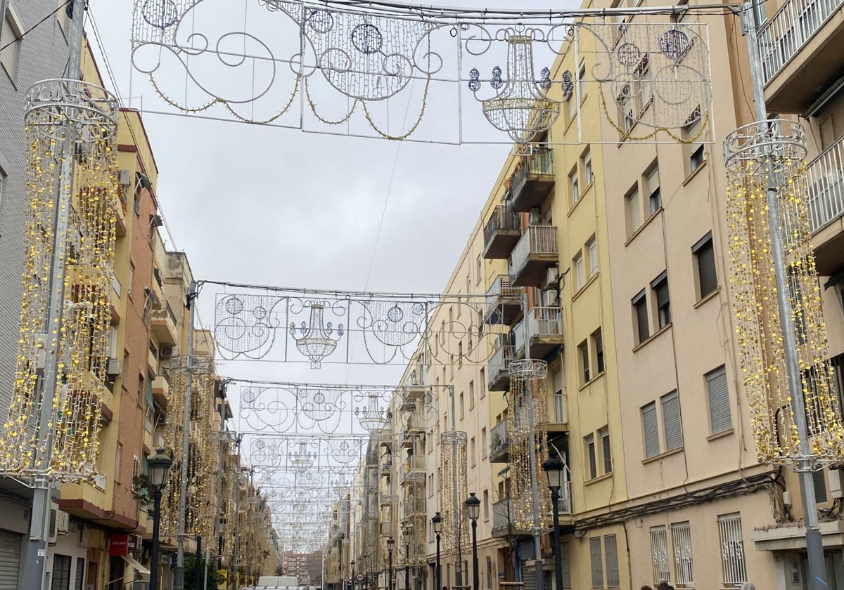 Luces instaladas en la avenida Malvarrosa.