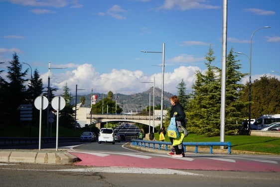 Paso elevado, en una de las entradas de Xàtiva.