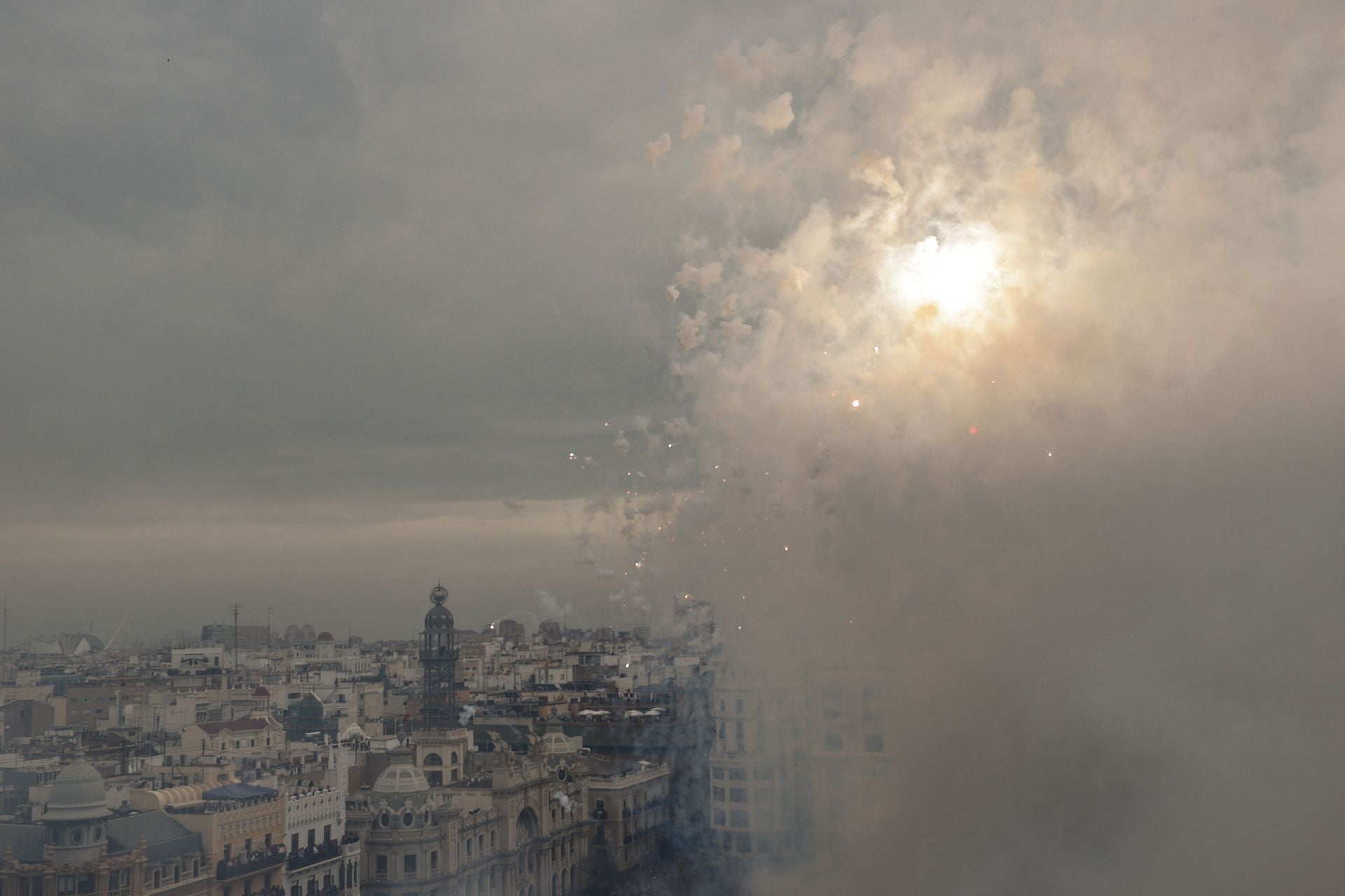 La mascletà de Nuria Martí de las Fallas 2025, en imágenes