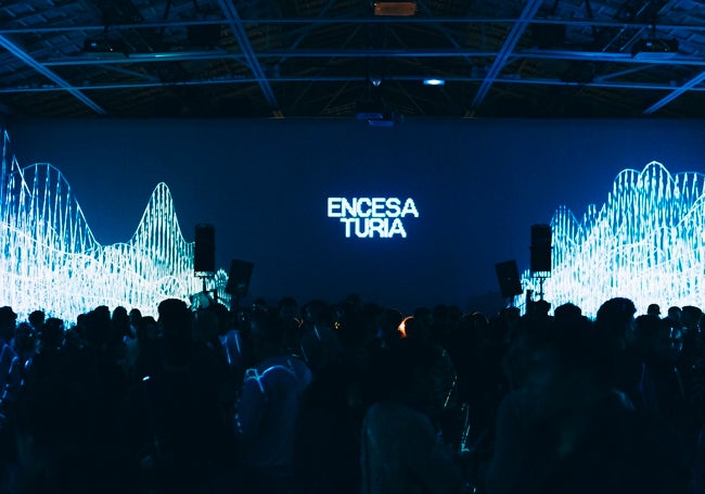 Encesa Turia, la experiencia inmersiva que fusiona música electrónica y artes digitales.