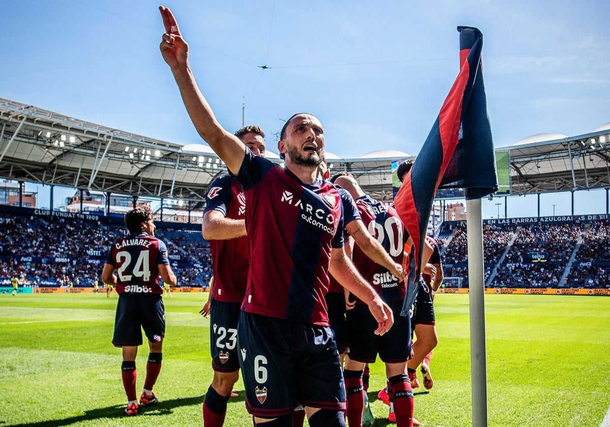 Kocho celebra un gol en el Ciutat