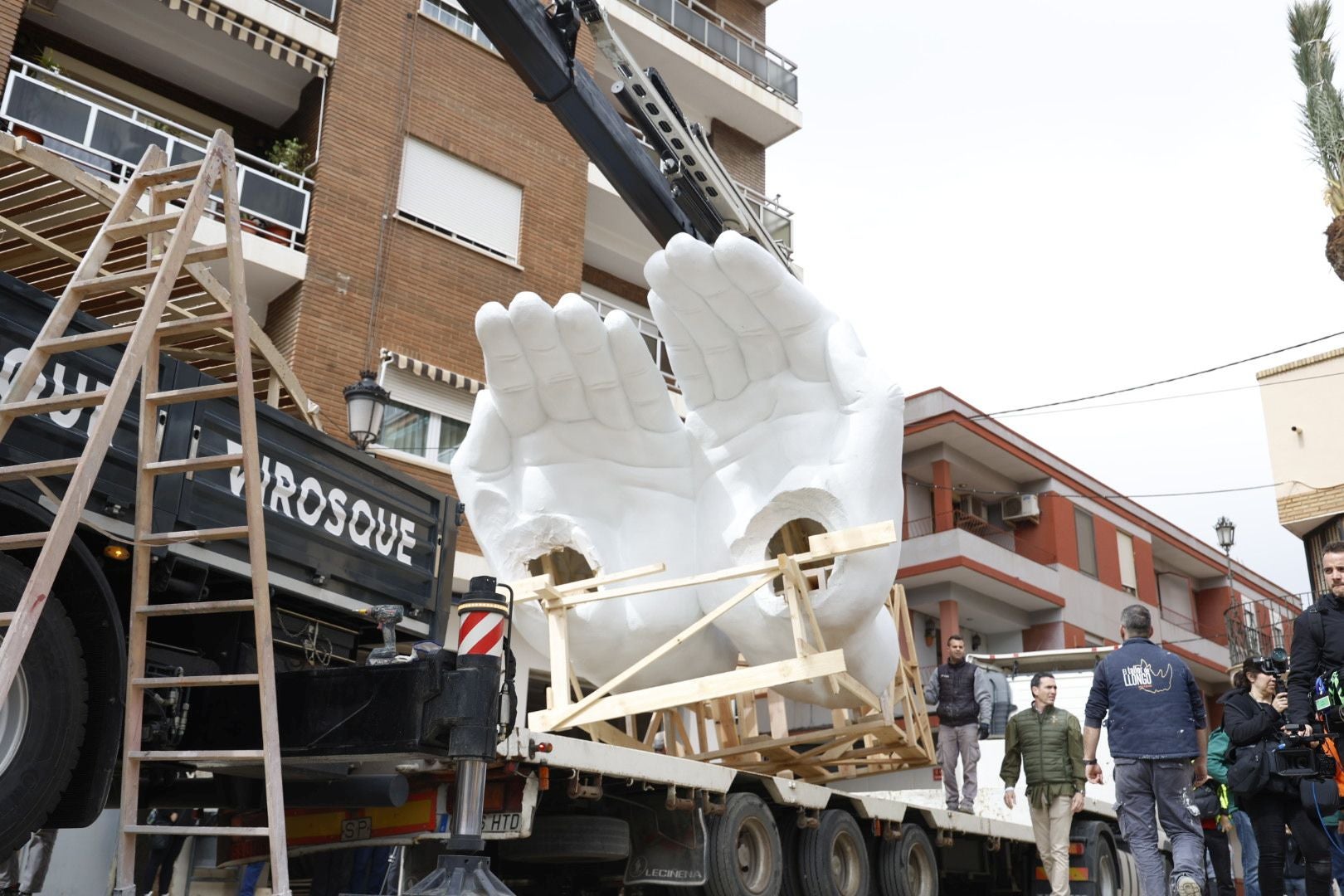 Fotos de la falla solidaria de Paiporta