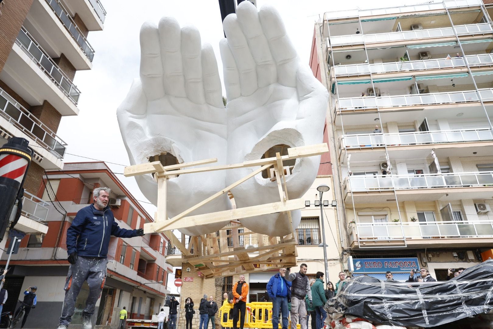 Fotos de la falla solidaria de Paiporta