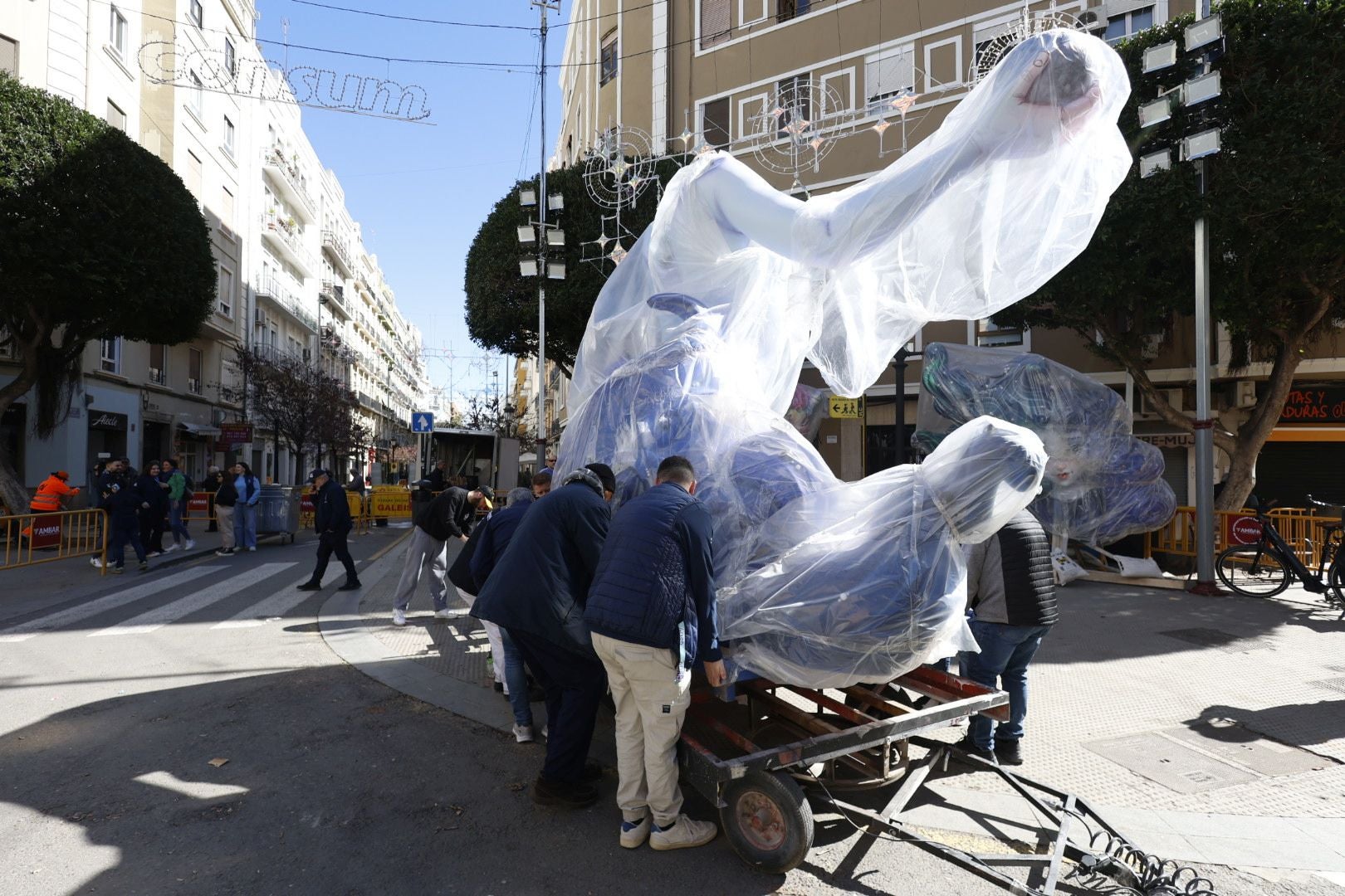 Fotos del ambiente de Fallas en Ruzafa (Valencia)