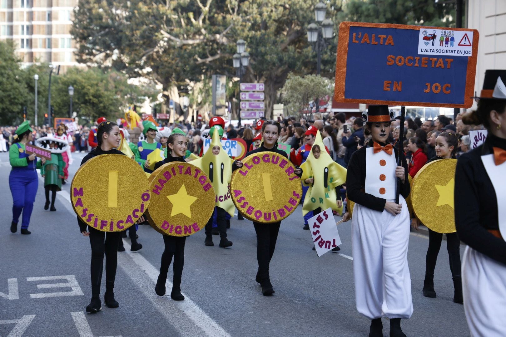 La Cabalgata del Ninot 2025, en imágenes