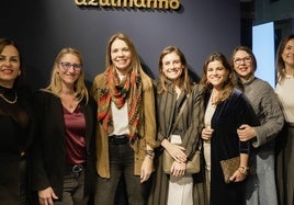 Mari Carmen de España, María Salvador, Victoria Aznar, María Furió, Dolores Alcaraz y Cristina Pastor.