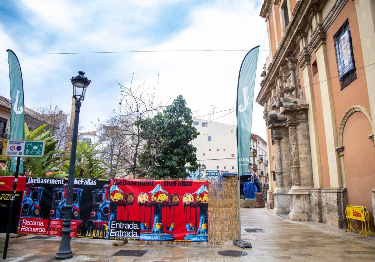 Escenario de la verbena en la plaza de San Sebastián.