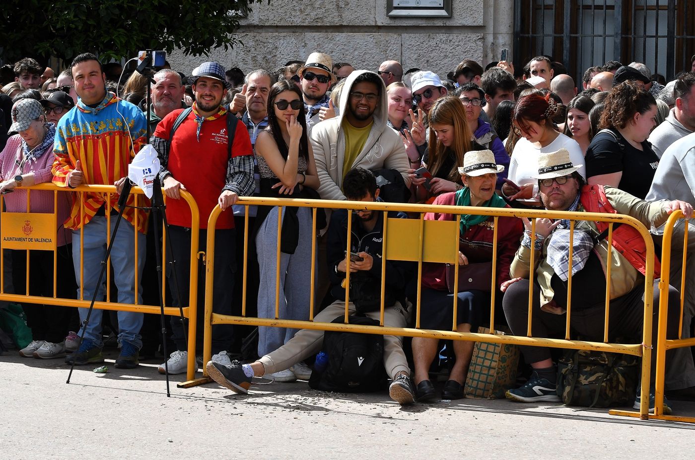 FOTOS | Búscate en la mascletà del martes 11 de marzo