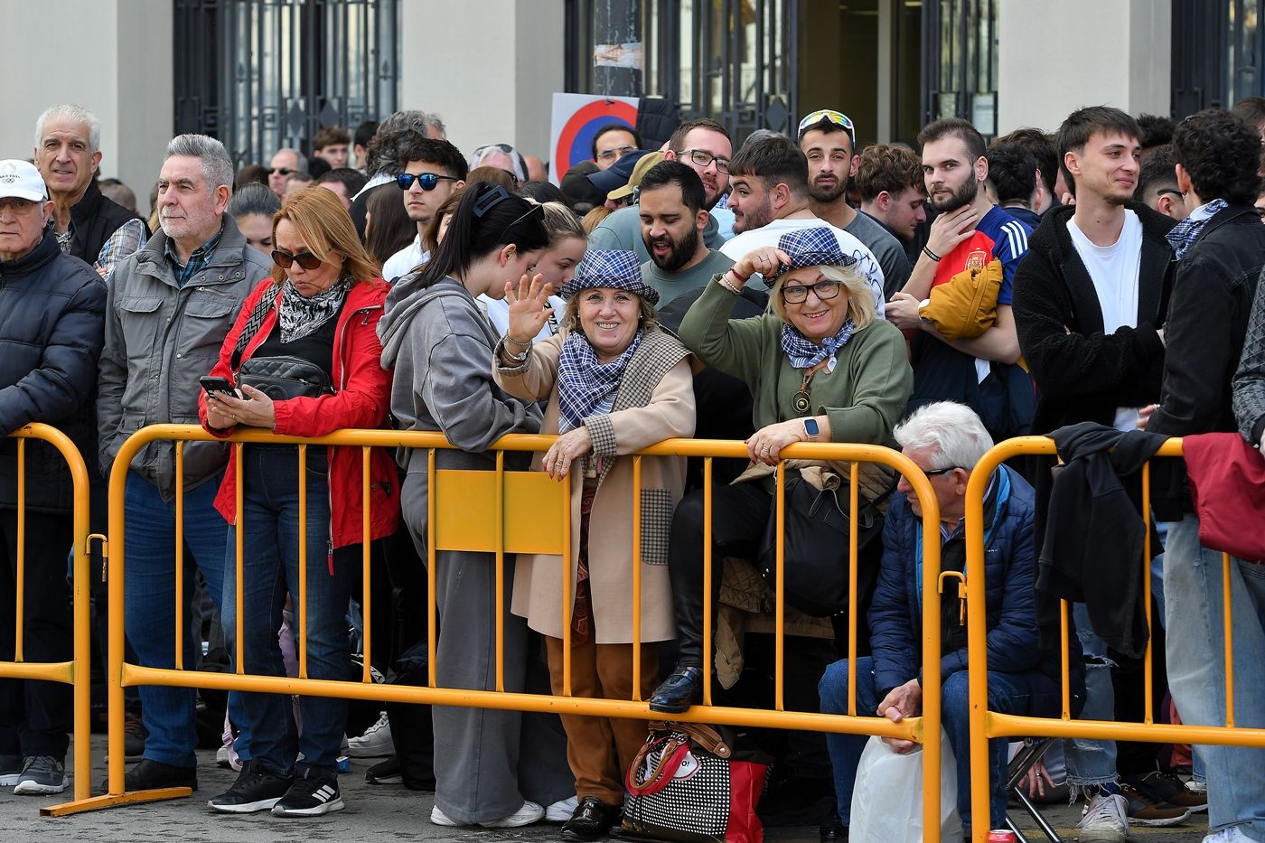 FOTOS | Búscate en la mascletà del martes 11 de marzo