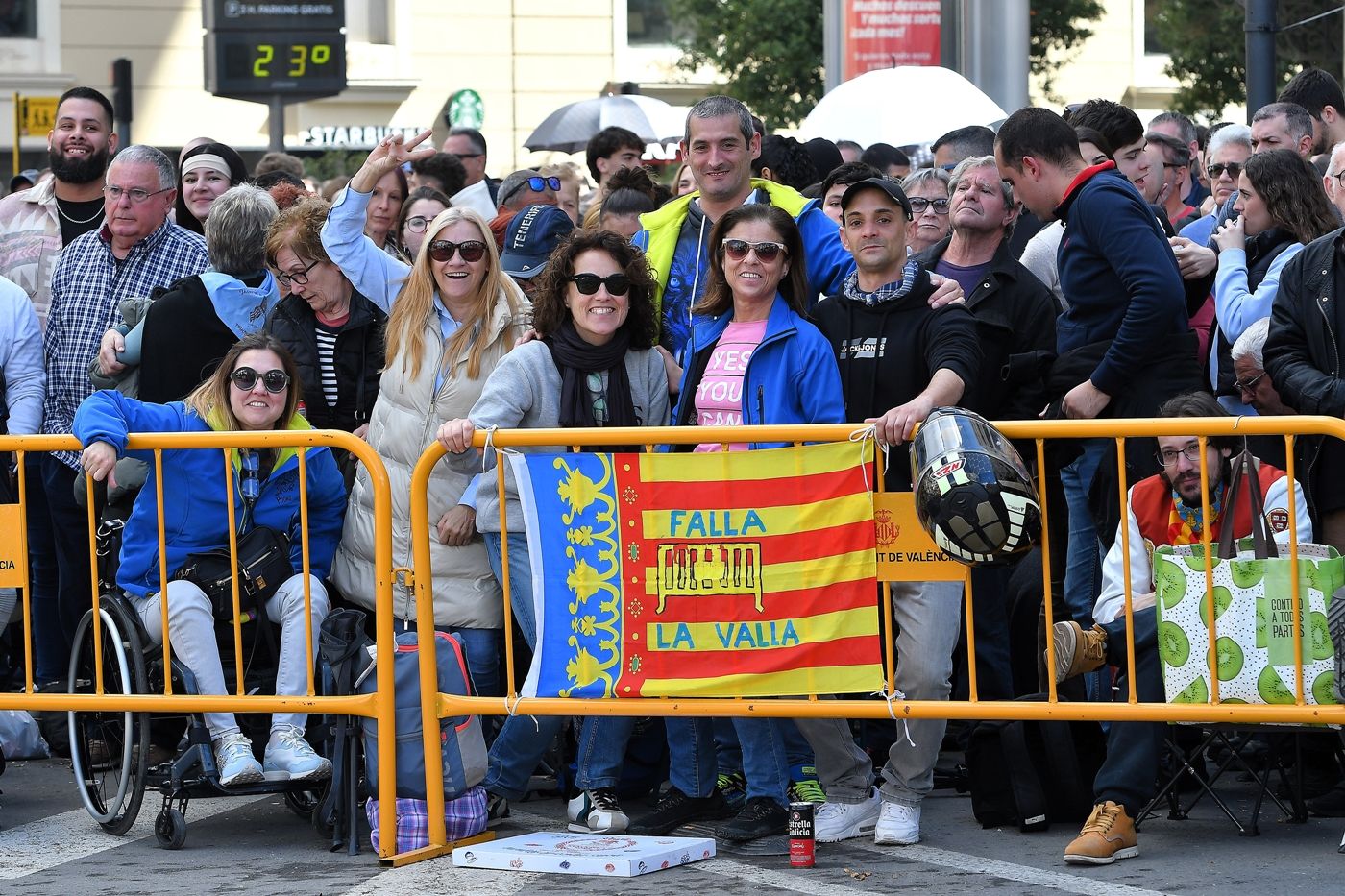 FOTOS | Búscate en la mascletà del martes 11 de marzo