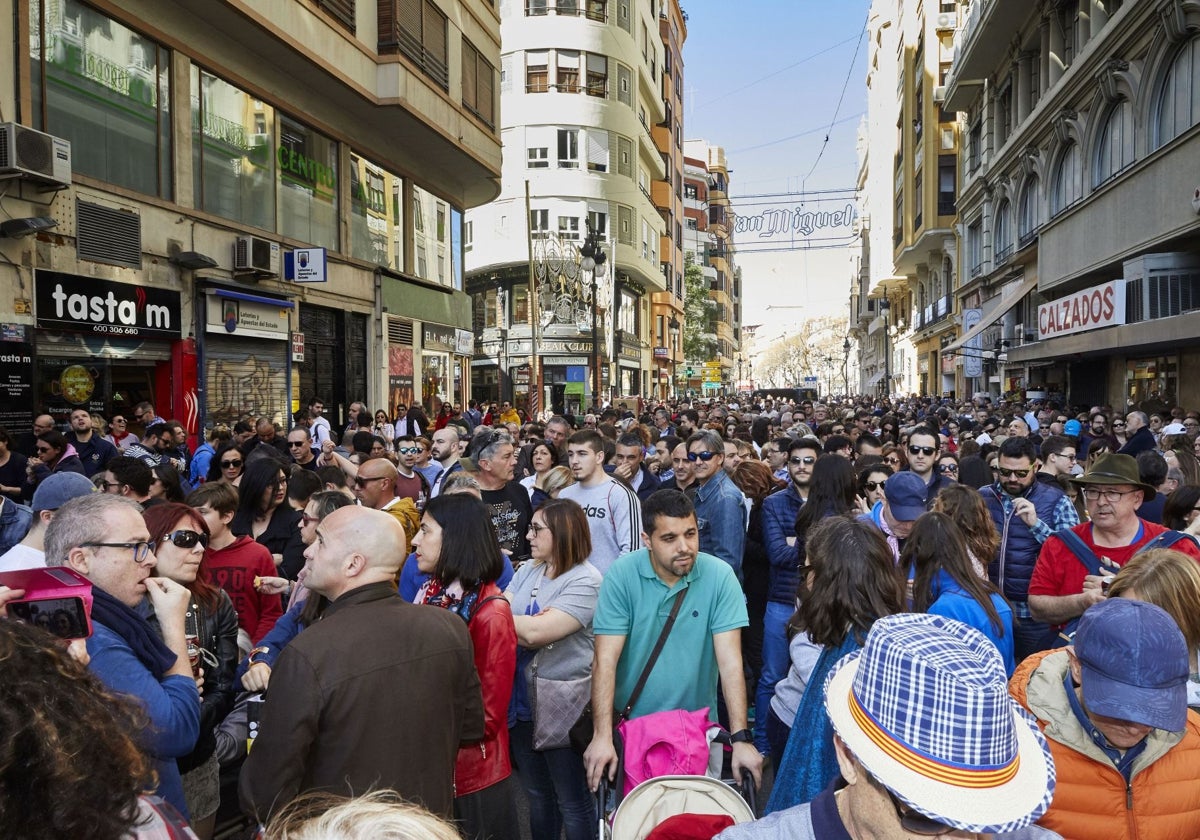 Afluencia de gente en las calles en las pasadas Fallas.