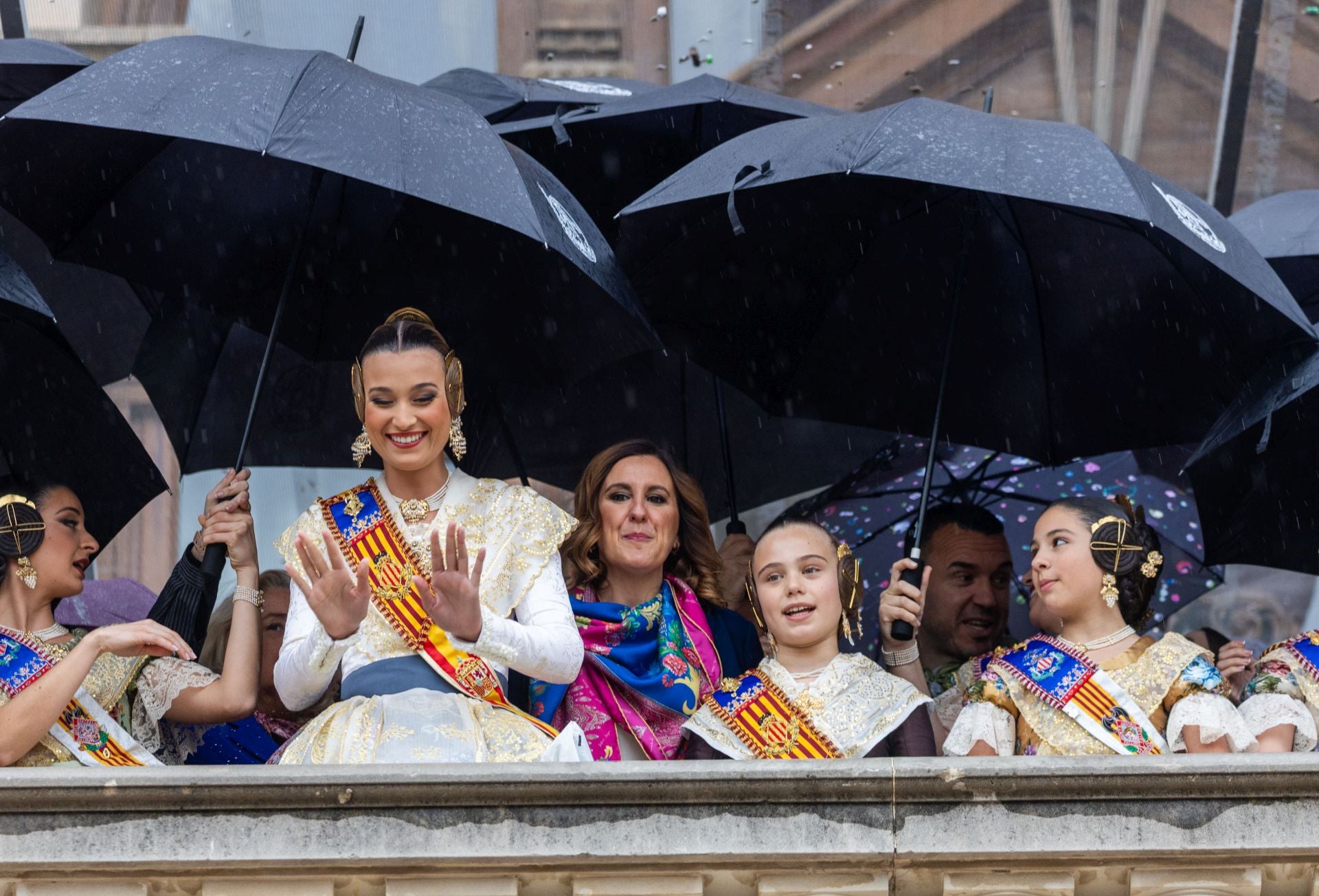 FOTOS | Así ha sido la mascletà del jueves 13 de marzo