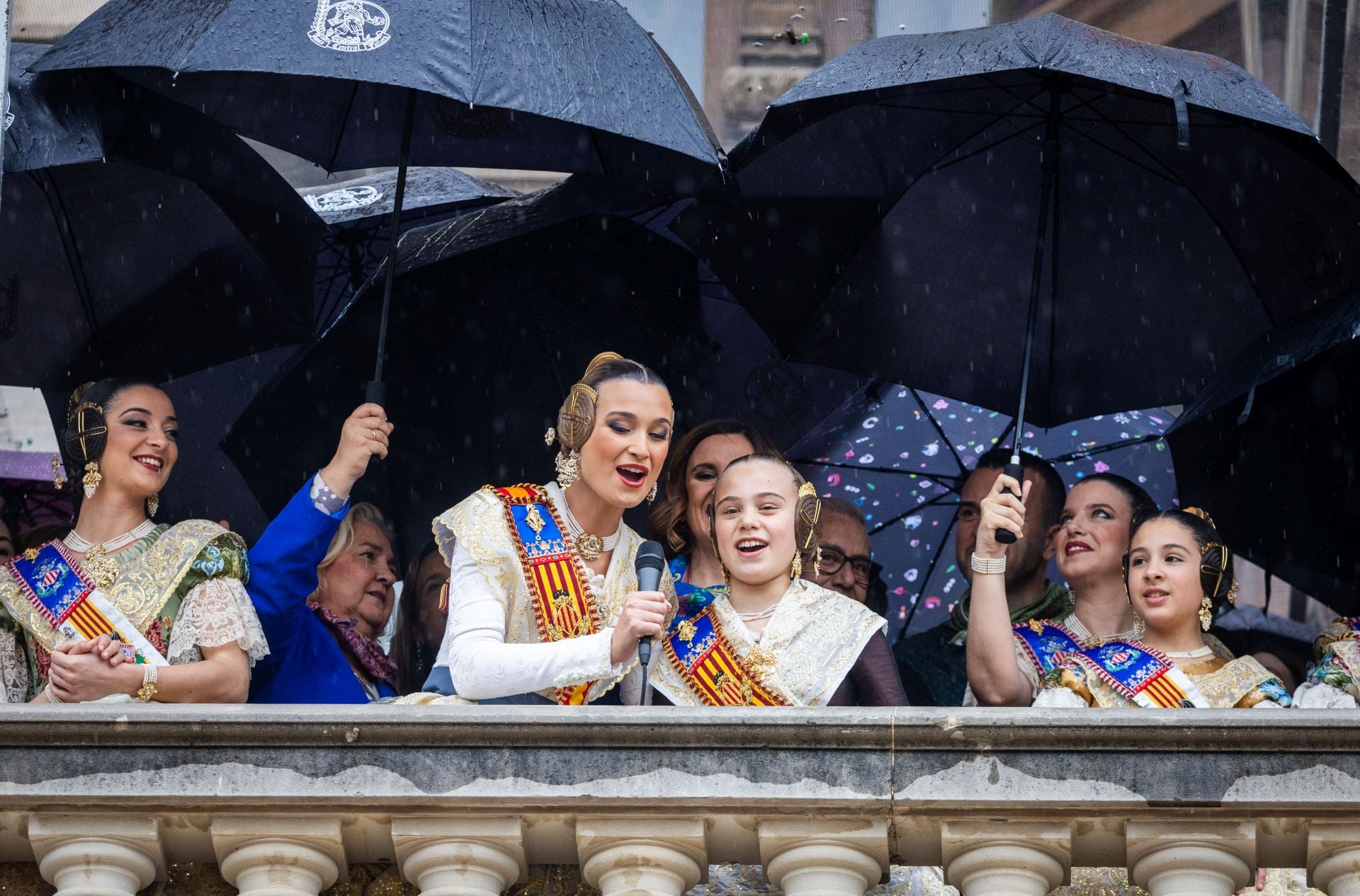 FOTOS | Así ha sido la mascletà del jueves 13 de marzo