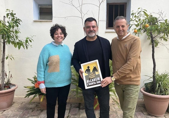 Representantes de las entidades tras la firma del acuerdo.