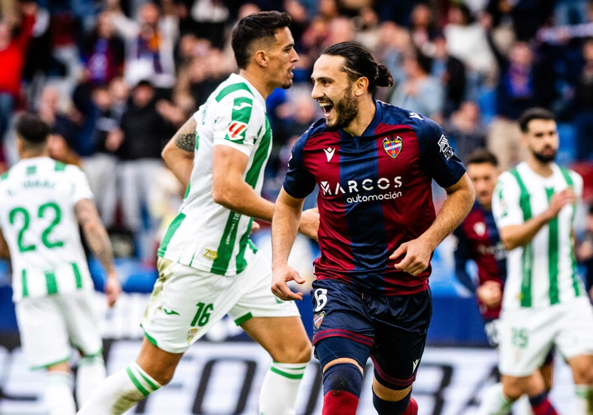 Kocho celebra uno de los goles de la presente temporada