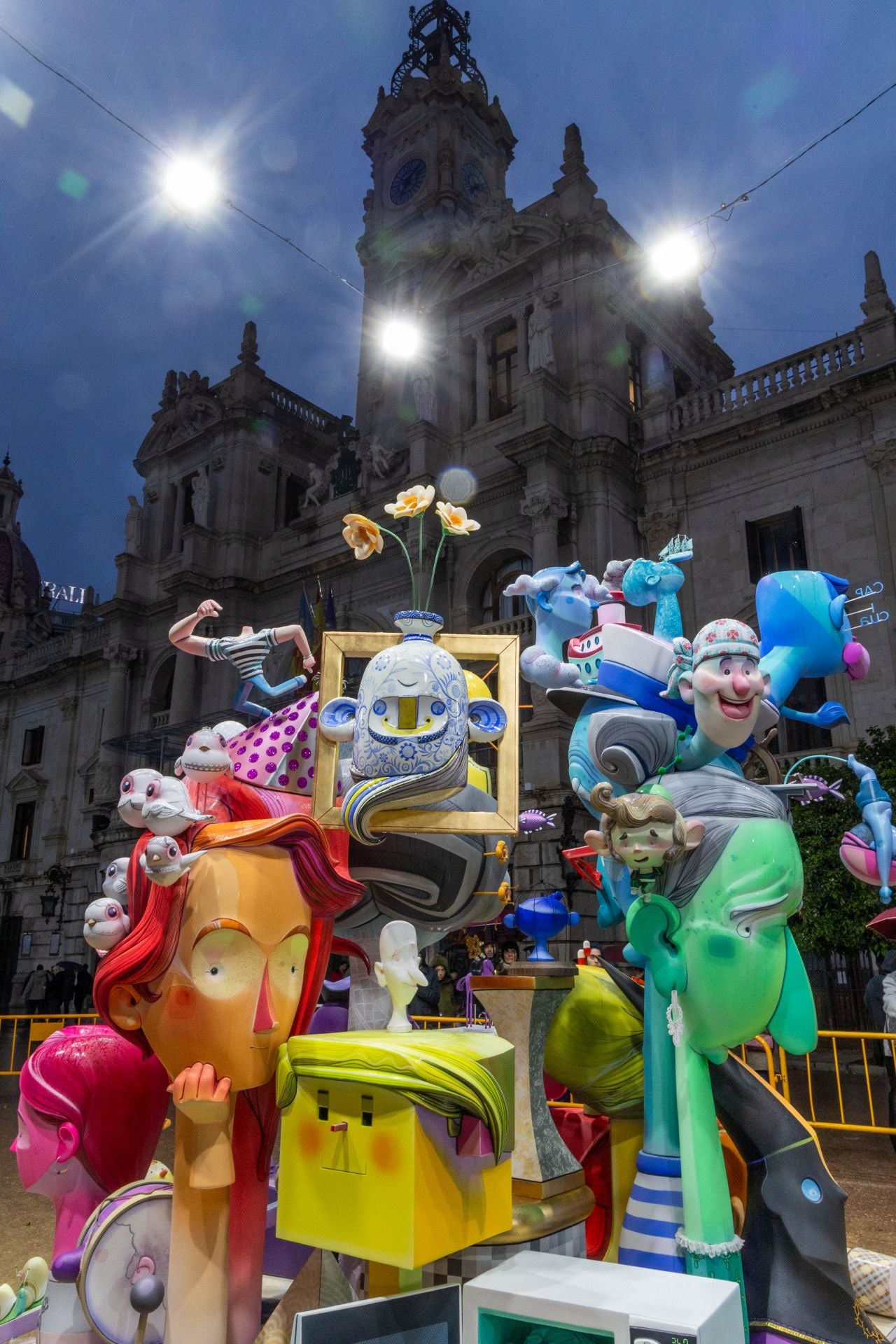 FOTOS | Plantà de la falla infantil municipal 2025