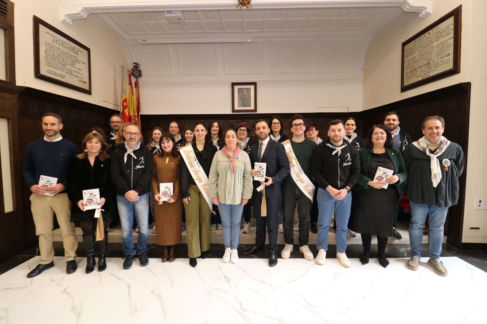 Un momento de la visita al ayuntamiento.