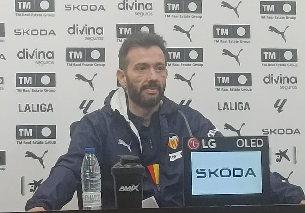 Carlos Corberán en la rueda de prensa previa al partido contra el Girona.