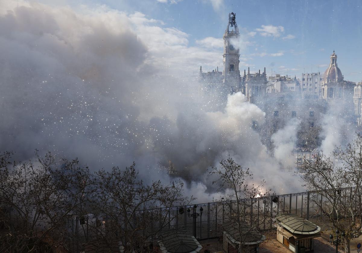 FOTOS | Así ha sido la mascletà del sábado 15 de marzo de 2025