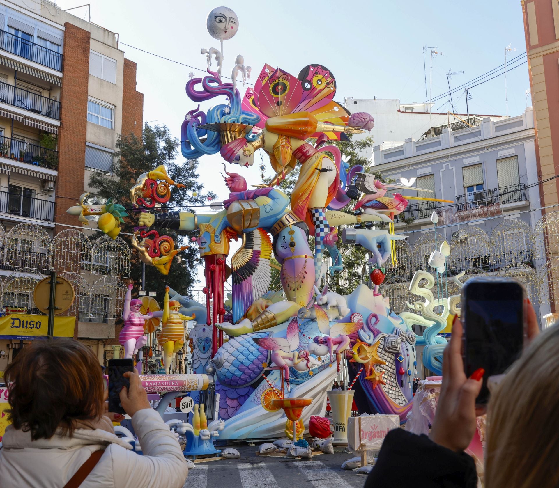 Falla Cuba-Literato Azorín-P. Gisbert. Calle Literato Azorín, 39, 46004 Valencia.