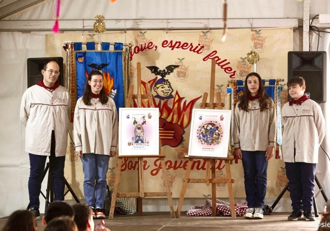 Vicent Marqués, presidente de Joventut de Benetússer; junto a Nerea Ayuste (FM); Ángela Rodríguez (FMI) y Manuel García, presidente infantil.