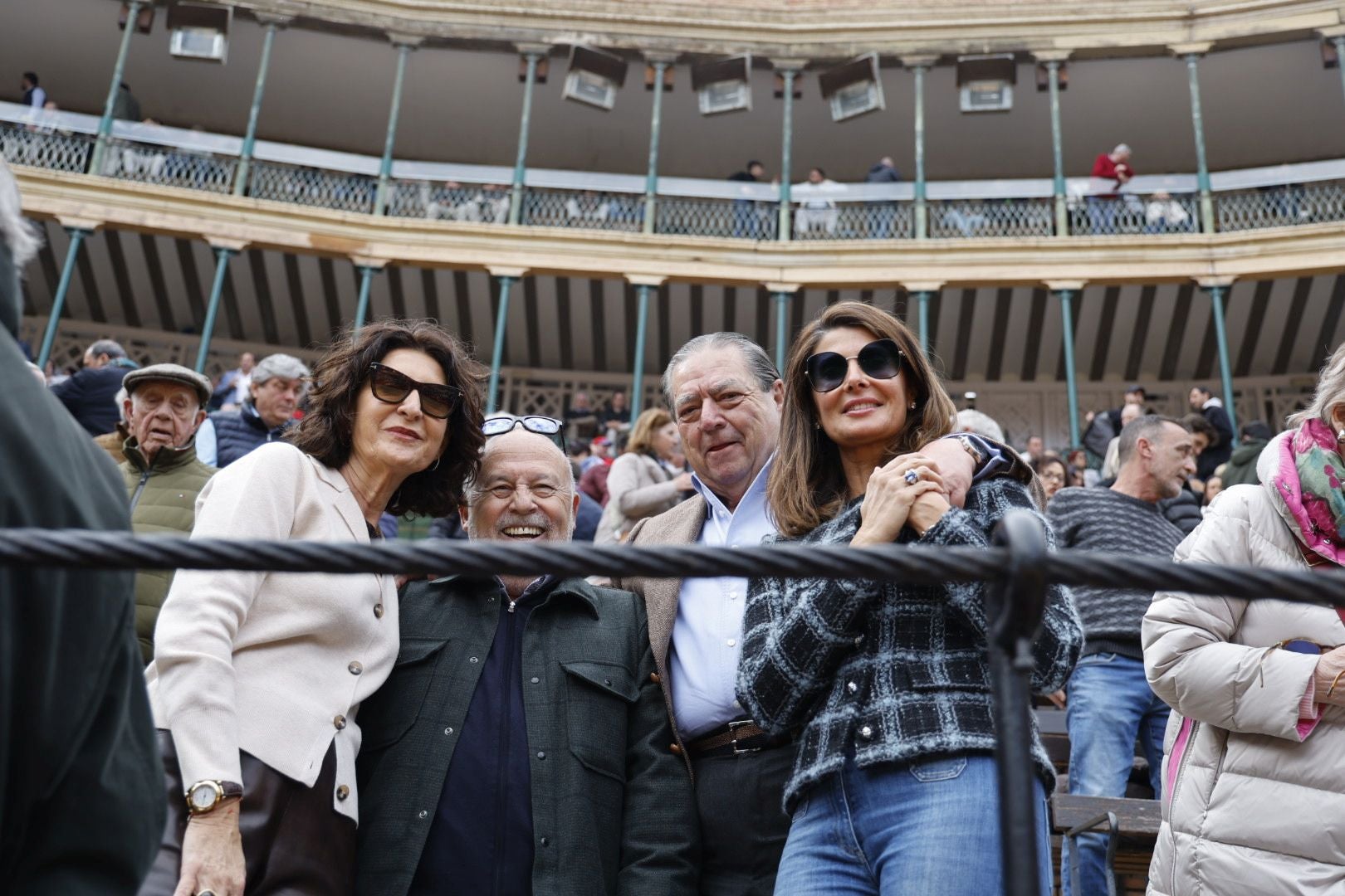 A la derecha, Vicente Boluda y Esther Pastor