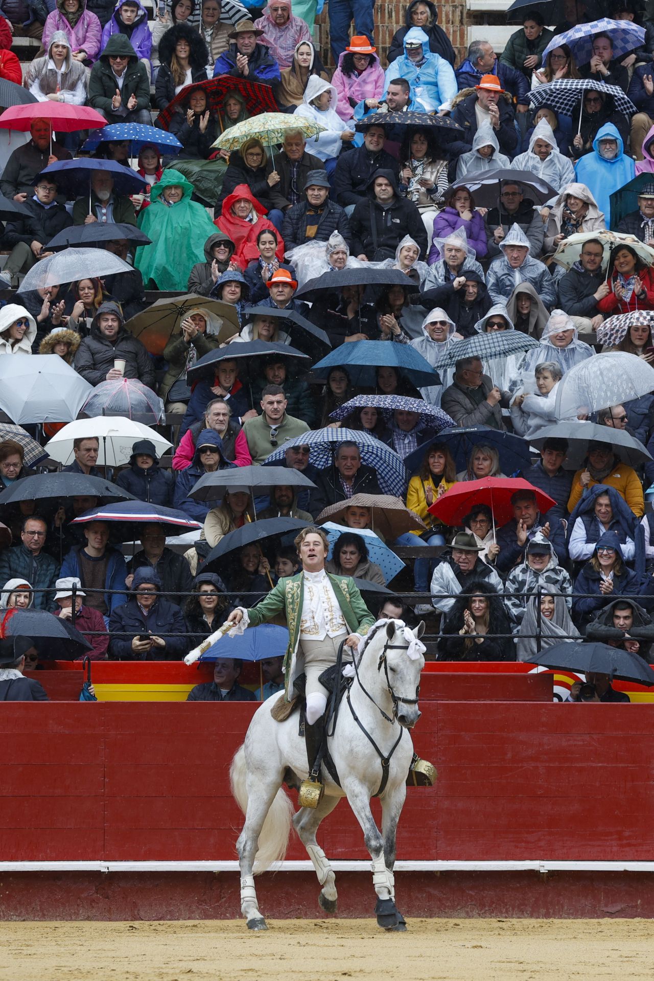 Superdomingo fallero: un recorrido por las calles y las fallas de Valencia