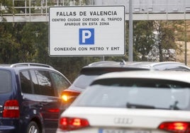 Una señal en la avenida del Cid aconseja a los conductores no adentrase en el centro.