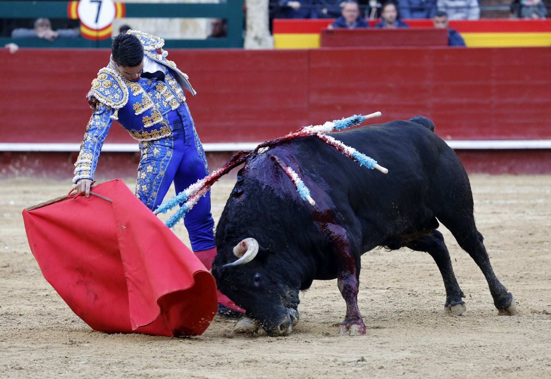 FOTOS | Así ha sido la tercera corrida de la Feria de Fallas 2025: Roca Rey, Manzanares y Tomás Rufo