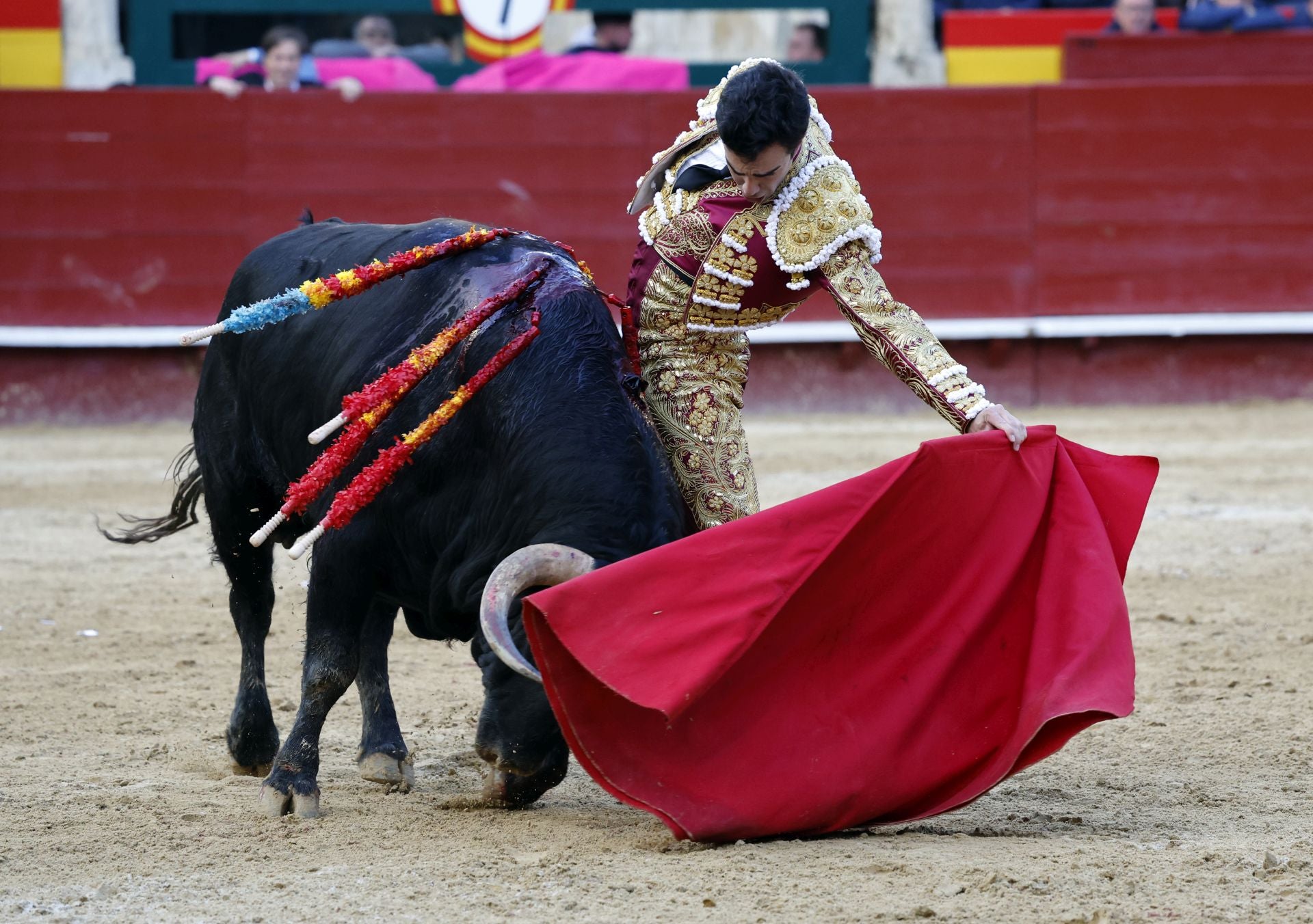 FOTOS | Así ha sido la tercera corrida de la Feria de Fallas 2025: Roca Rey, Manzanares y Tomás Rufo