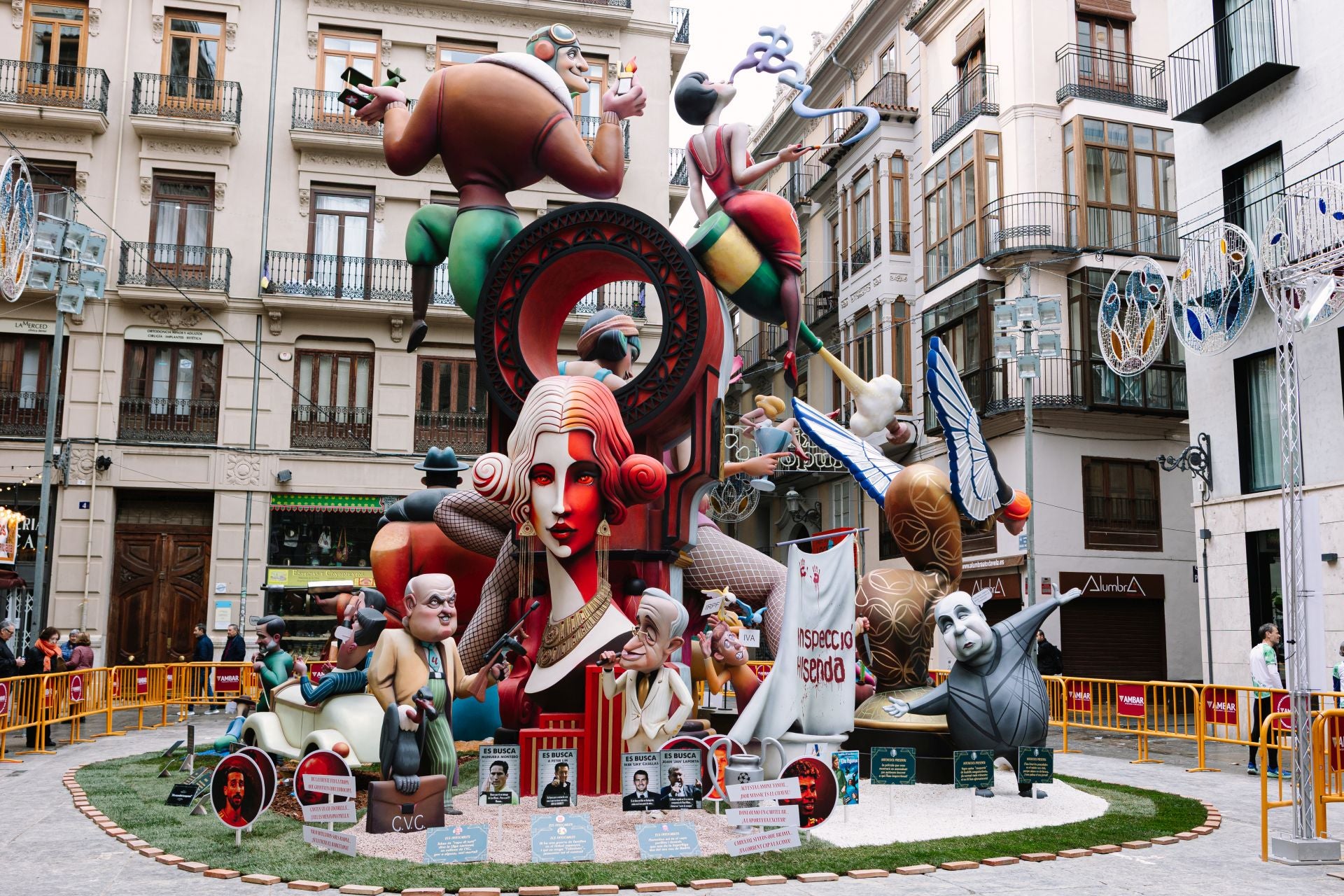 Fotos: Así es la falla de Plaza de la Merced en 2025