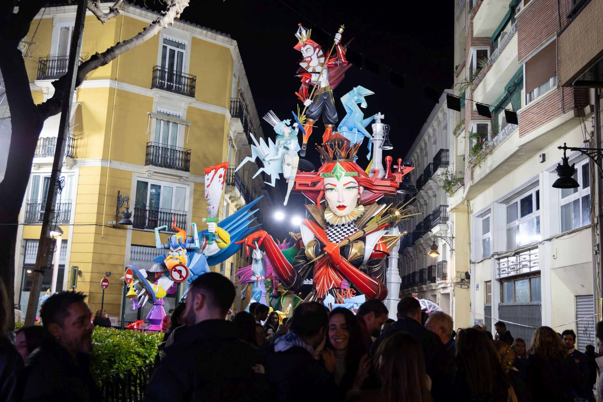 FOTOS | Espartero gana el primer premio de las Fallas en Primera A