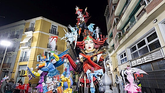 FOTOS | Espartero gana el primer premio de las Fallas en Primera A