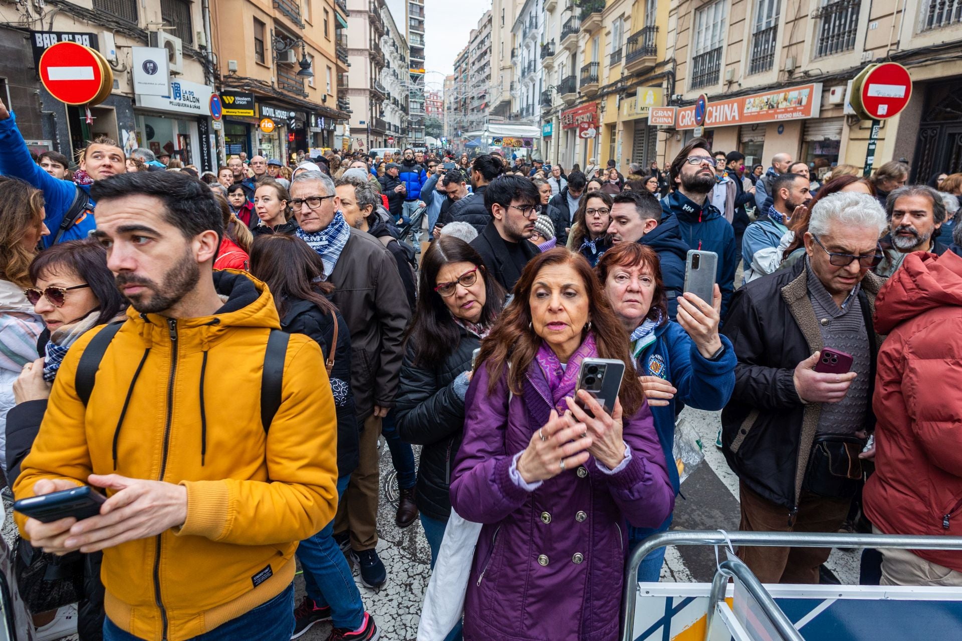 FOTOS | Colas para ver la falla ganadora, Convento Jerusalén