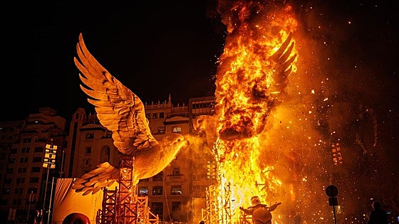 Programa de Fallas en Valencia del miércoles 19 de marzo: llega la Cabalgata del Foc y la Cremà