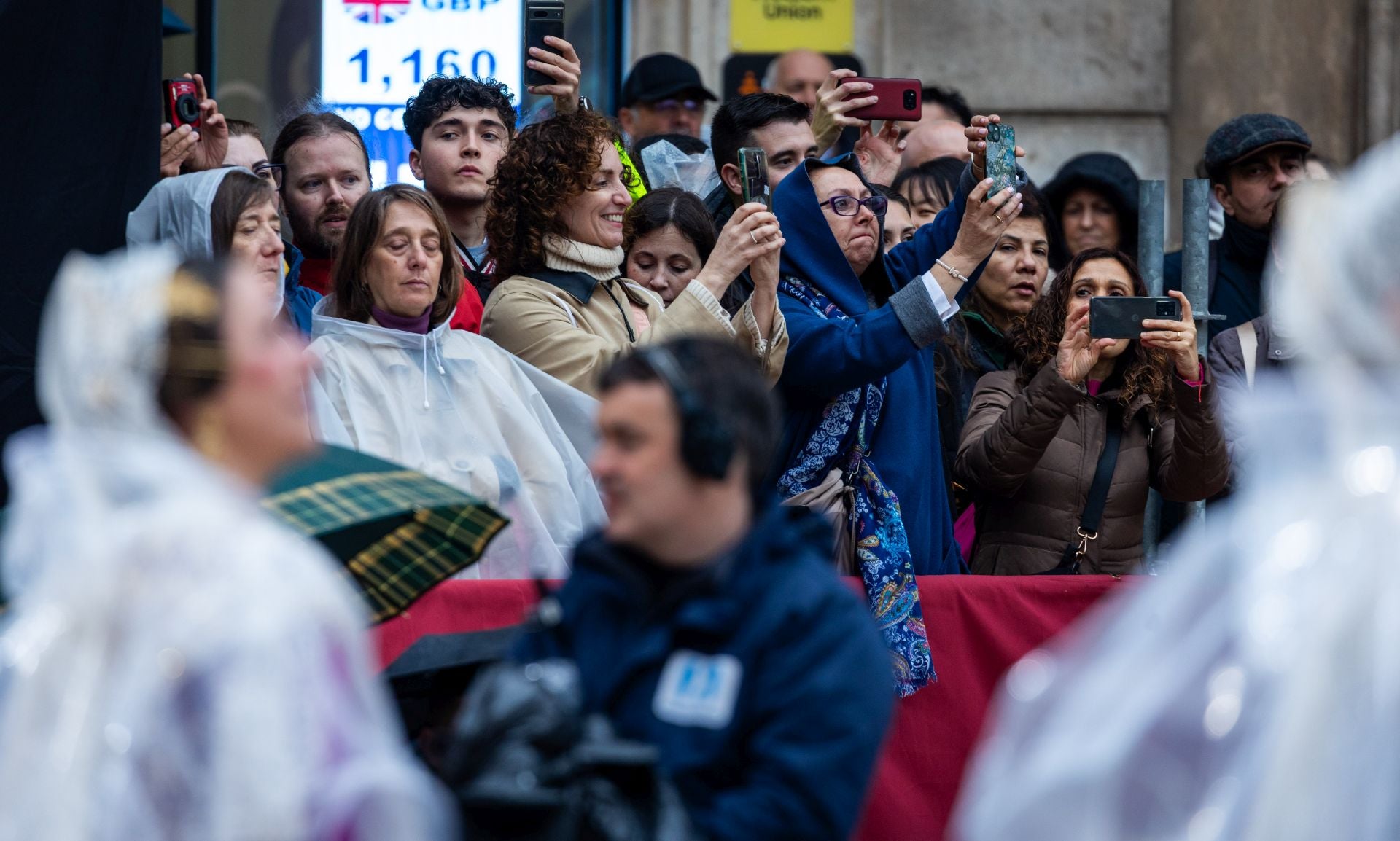 FOTOS | Segundo día de Ofrenda de las Fallas 2025