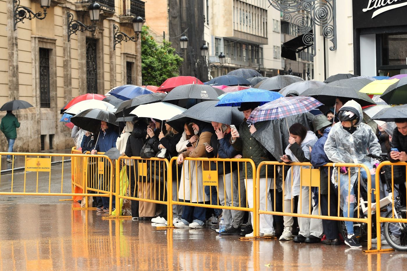 Búscate en la mascletà de este 18 de marzo