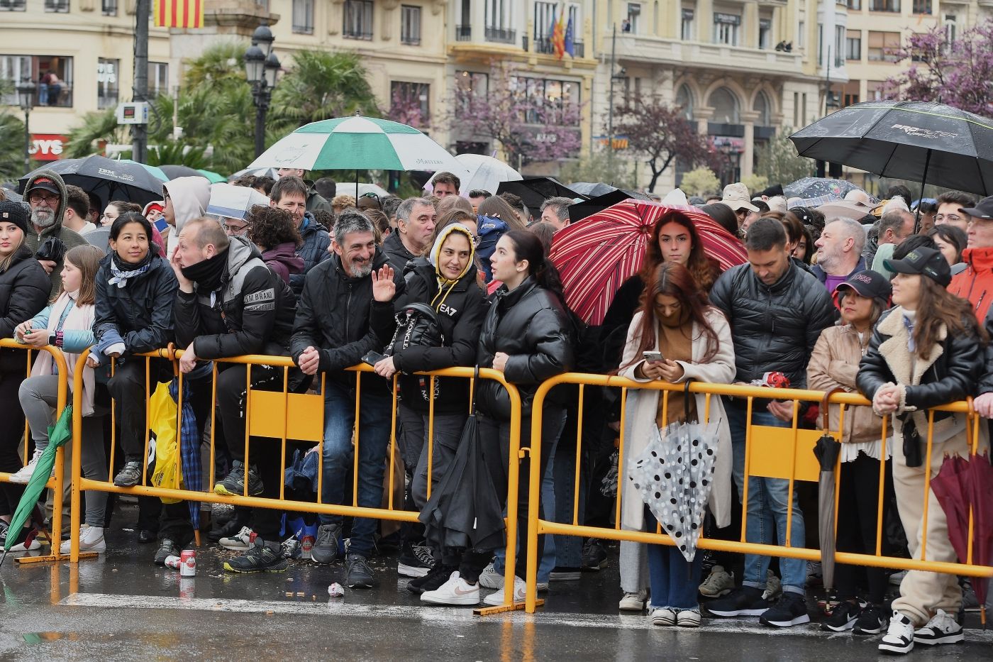 Búscate en la mascletà de este 18 de marzo