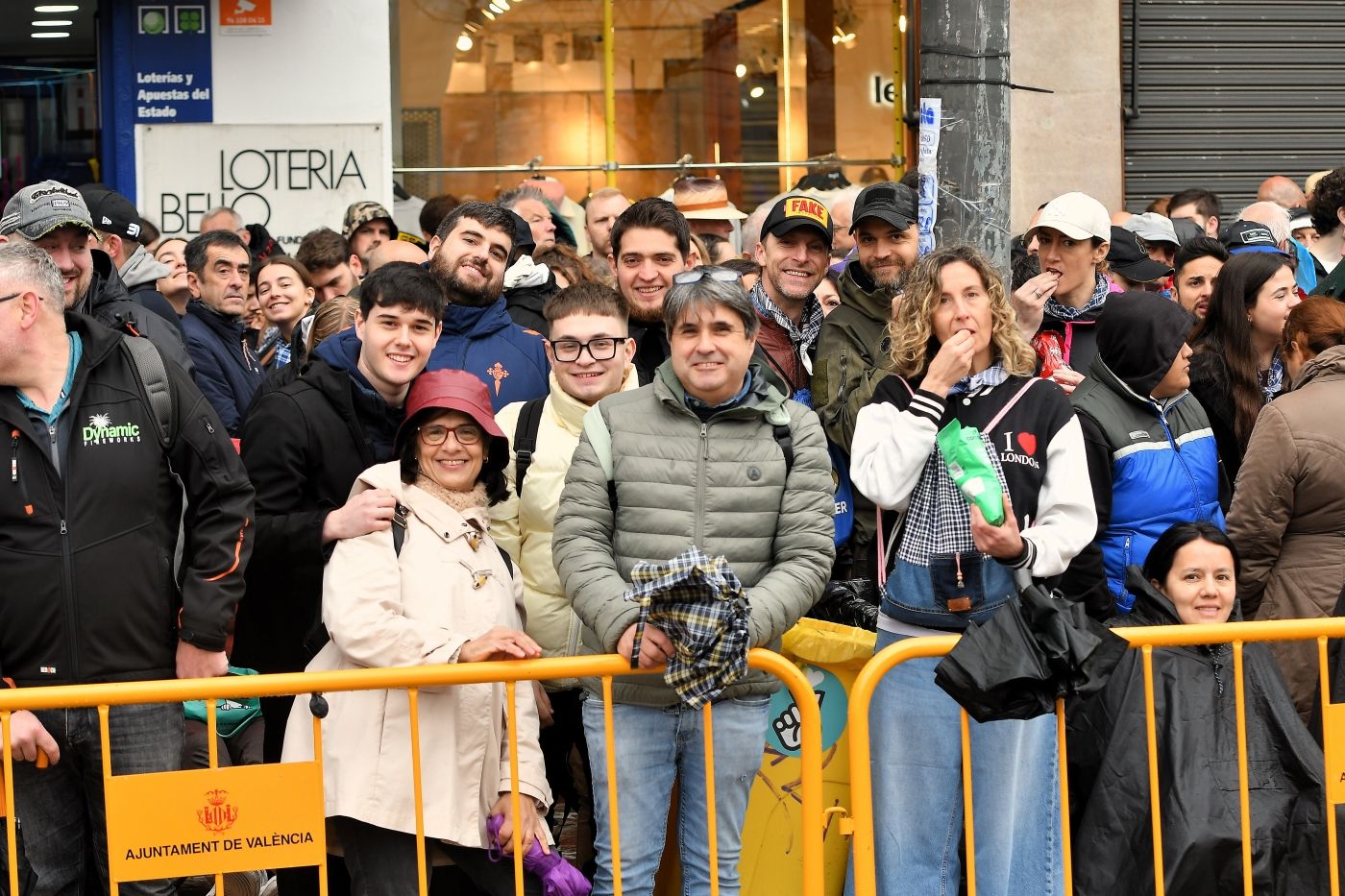 Búscate en la mascletà de este 18 de marzo