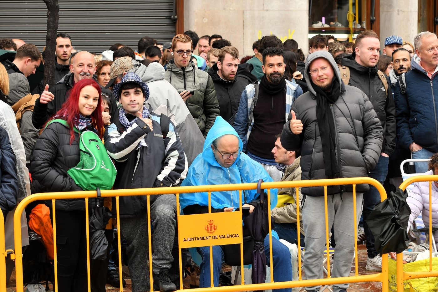 Búscate en la mascletà de este 18 de marzo