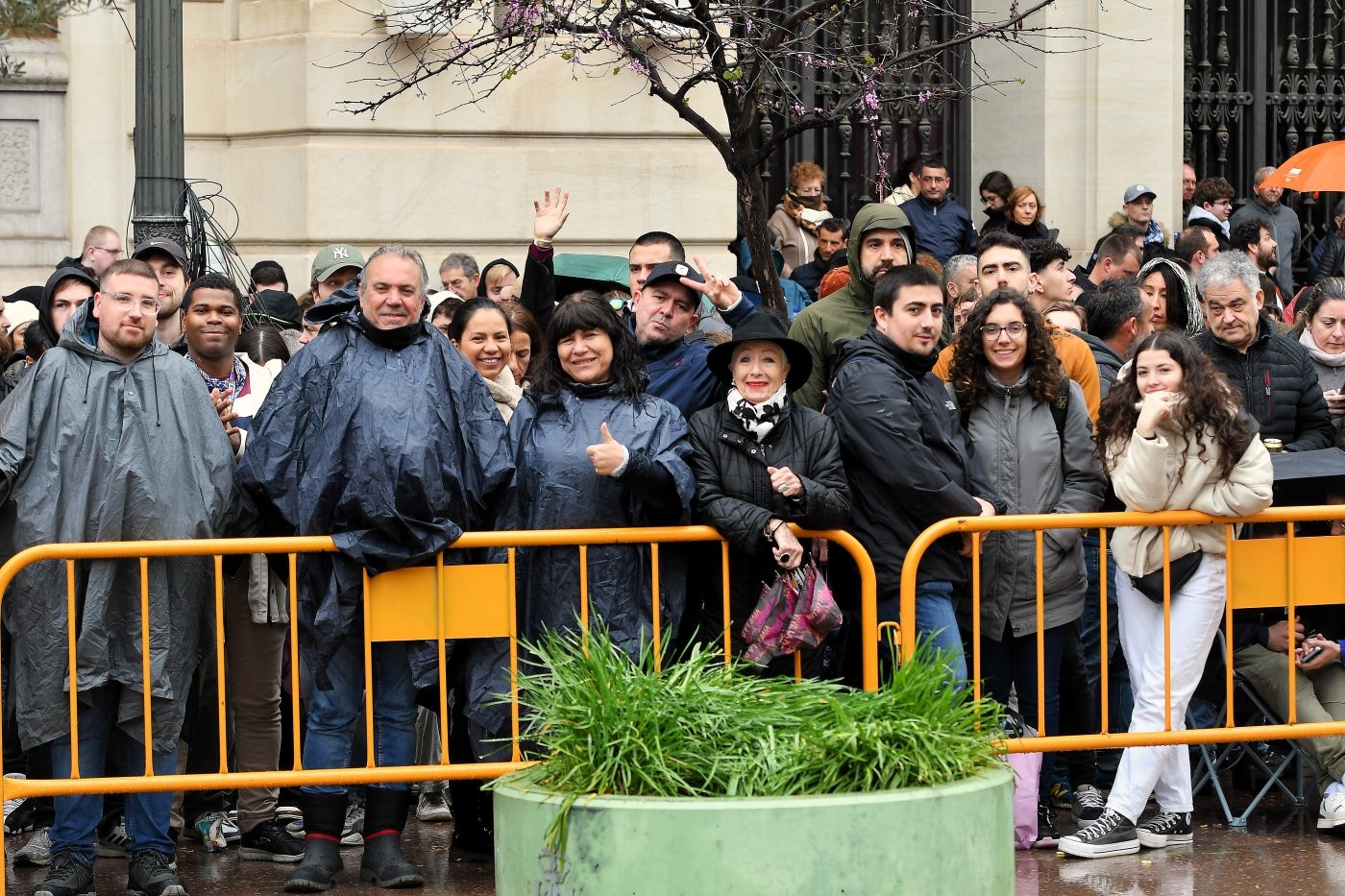 Búscate en la mascletà de este 18 de marzo