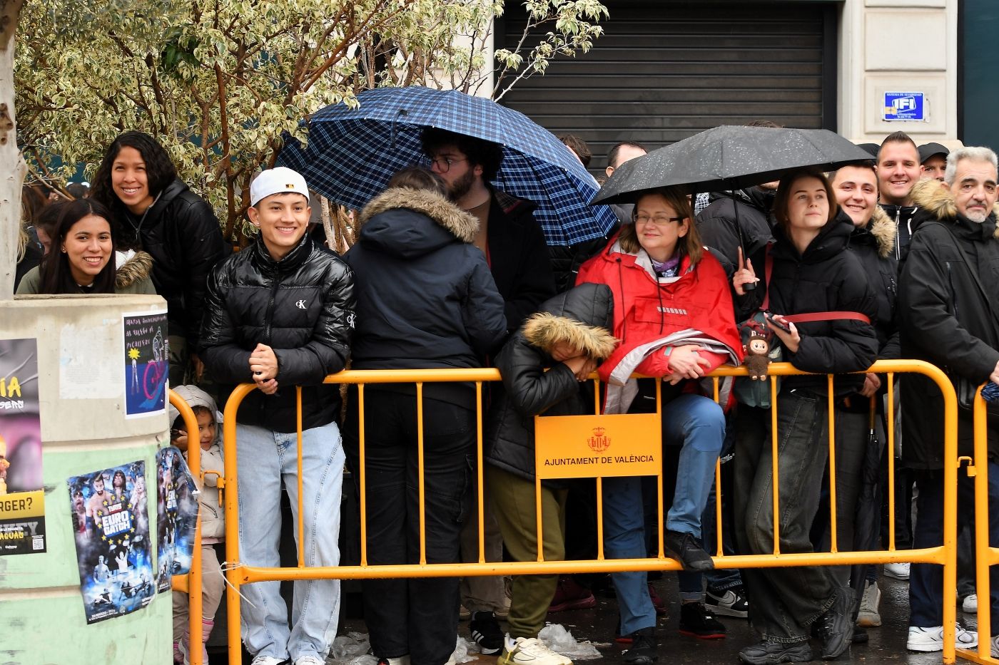 Búscate en la mascletà de este 18 de marzo