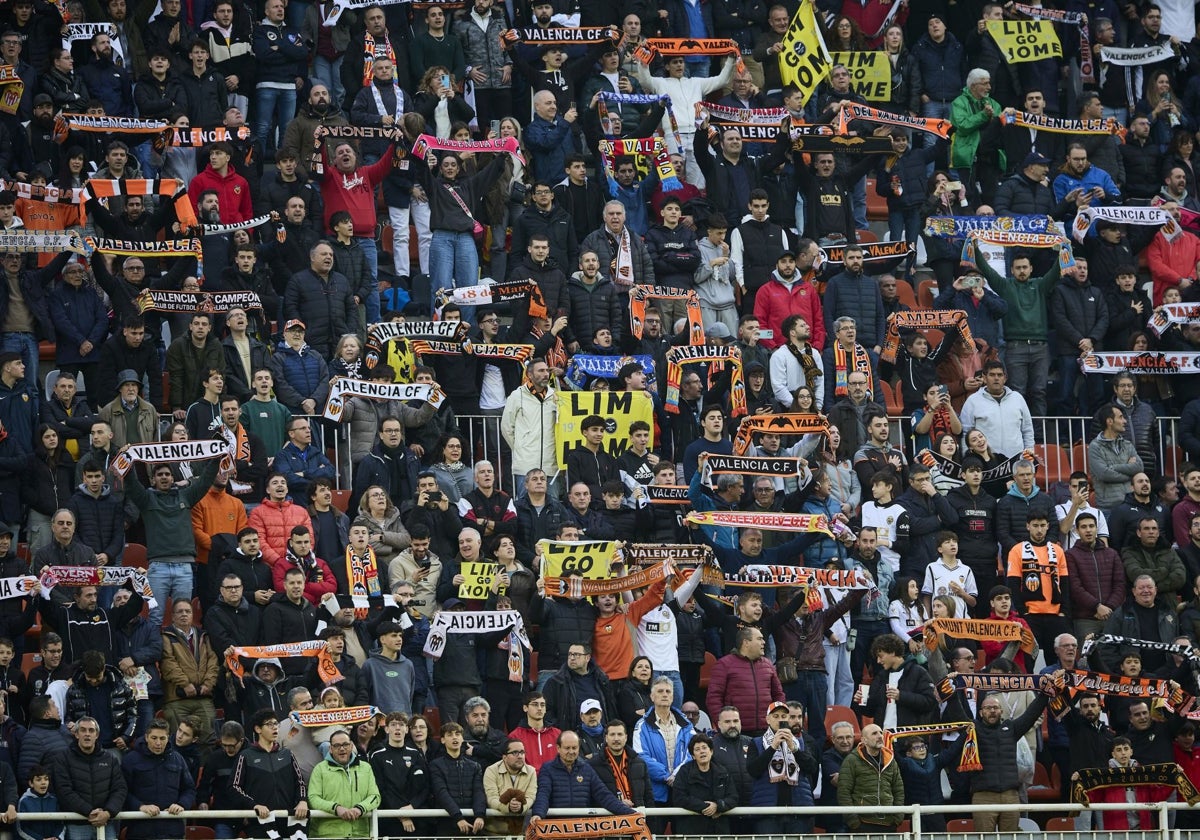 Aficionados en Mestalla.