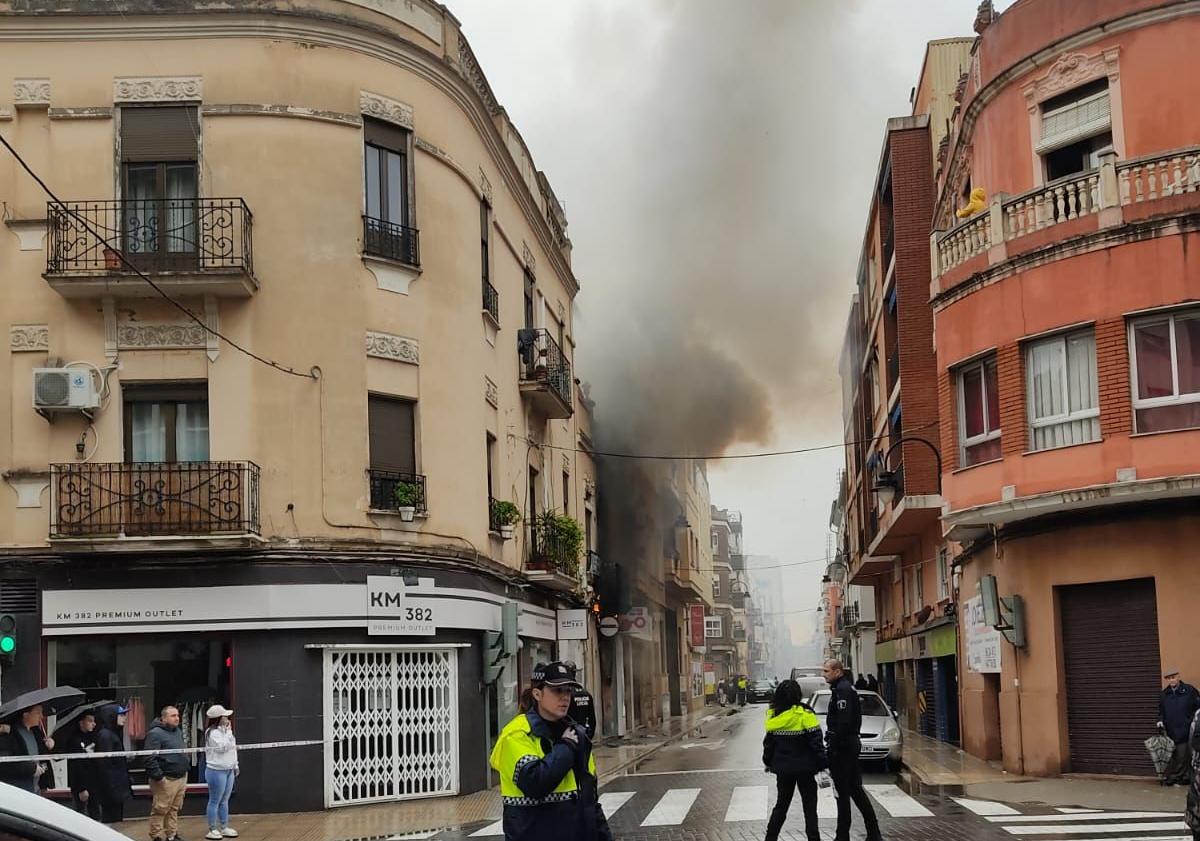 Imagen principal - El incendio en la vivienda abandonada.