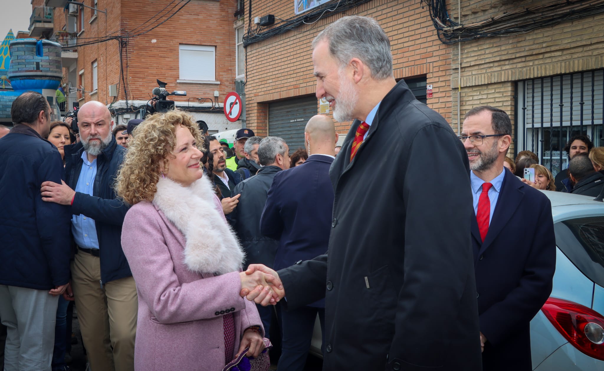 FOTOS | El Rey visita las fallas de Torrent